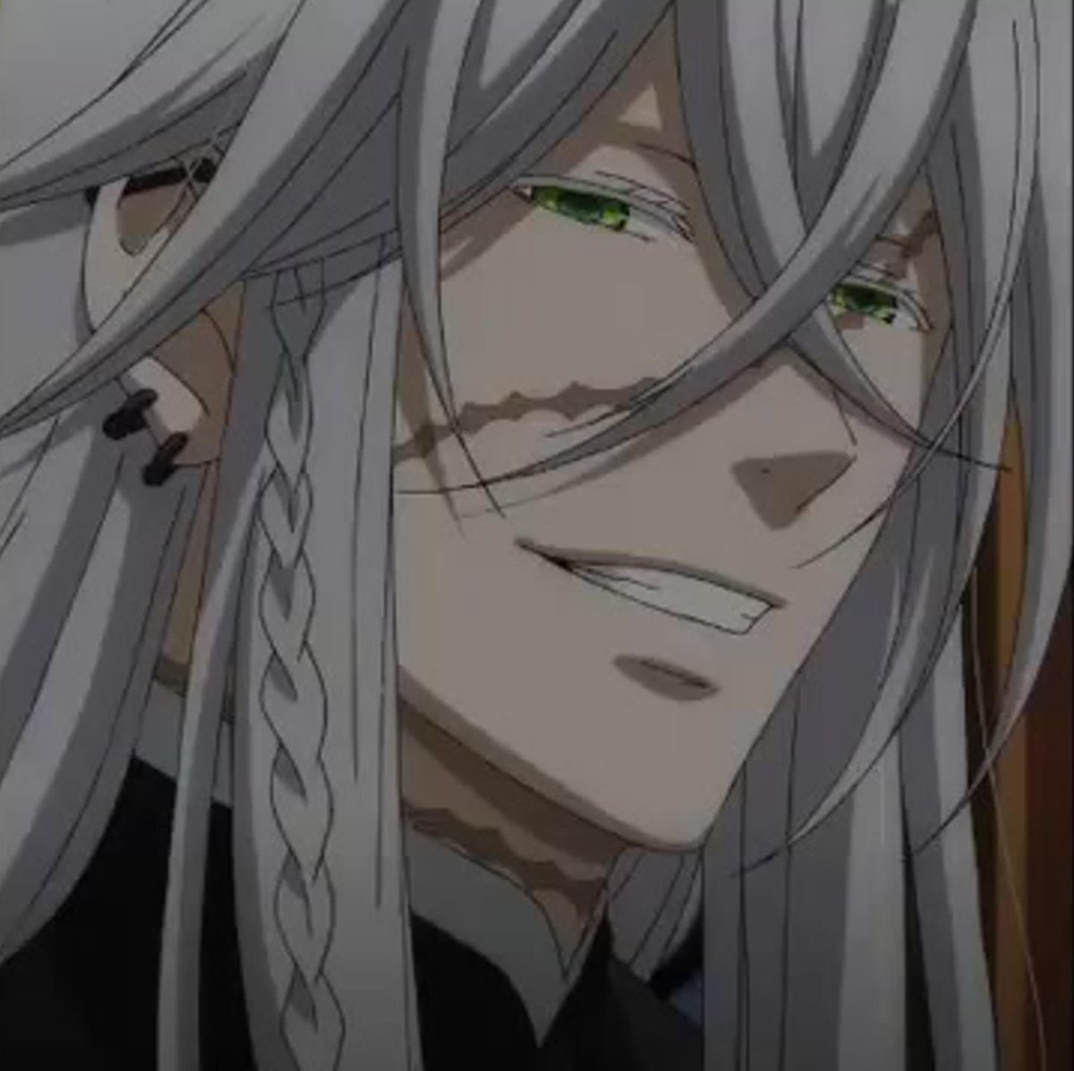 гробовщик - гробовщик, темный дворецкий - оригинал