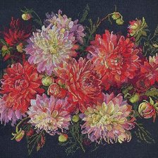 Схема вышивки «ดอกสดพื้นดำ»