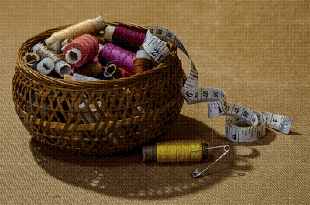 Корзинка вышивальщицы - шитье, нитки, иголка, корзинка, рукоделие, сантиметр - предпросмотр