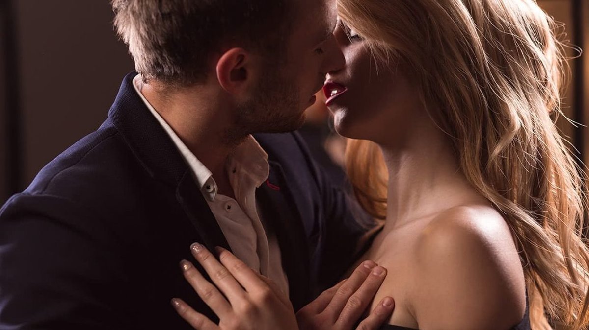 №2687552 - любовь, страсть, пара - оригинал