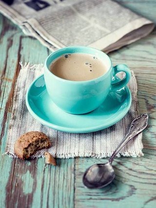 Утренний кофе - кофе кухня бирюза макаруны - оригинал
