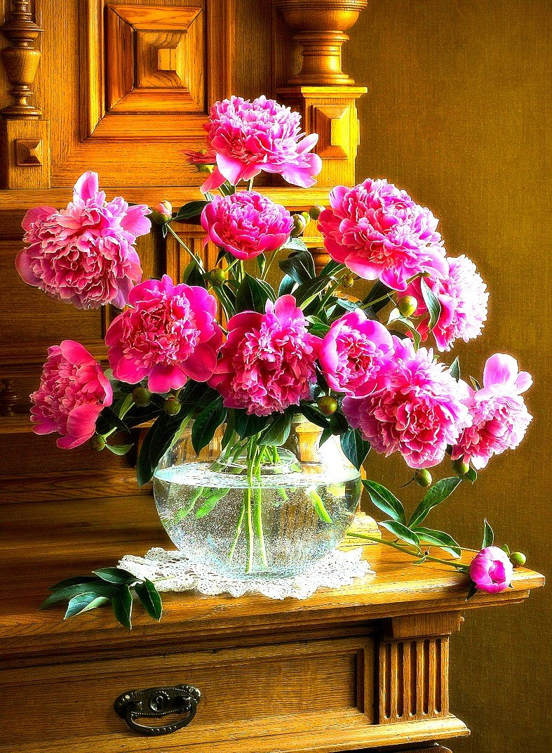 Пионы - пионы, стекло, салфетка, древесина, ваза, буфет - оригинал