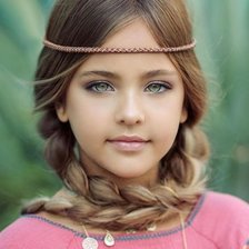 Схема вышивки «Девочка»