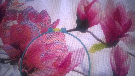 Этап процесса «Магнолии 3D с печатью на канве»