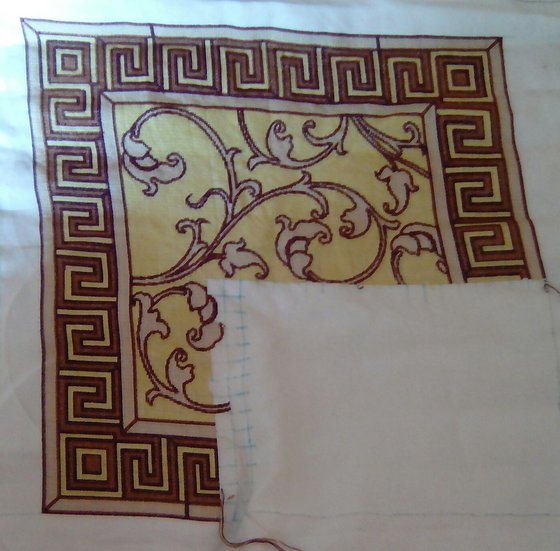 Этап процесса «Подушка "Греческий орнамент"»