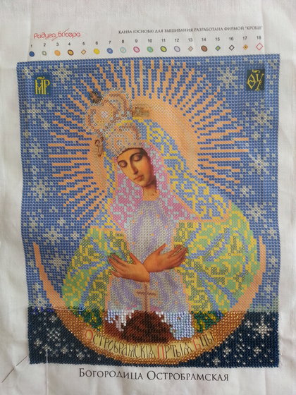 Этап процесса «Икона биссером Богородица Остобрамская»