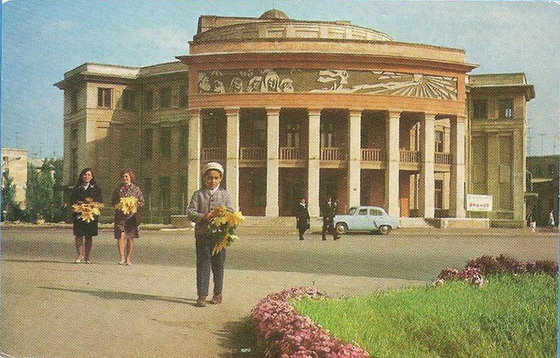 Этап процесса «композиция "Данко"  фасада драматического театра Тирасполь»
