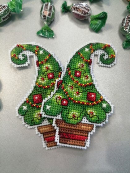 Этап процесса «М. П. Студия - Игрушки на пластиковой канве.»