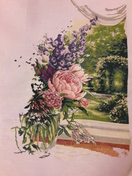 Этап процесса «Пионы и дельфиниумы.»