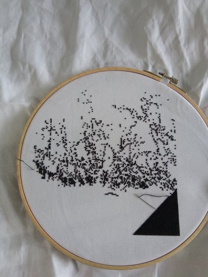 Этап процесса «Лицо девушки в ветвях»