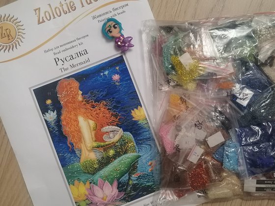 Этап процесса «Процесс вышивки Золотые ручки - Русалка»