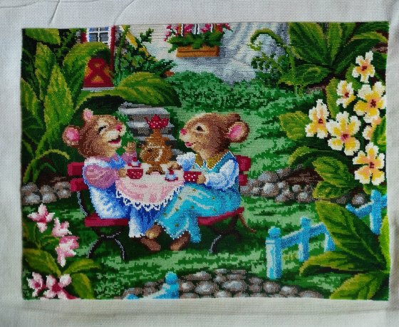 Этап процесса «Мышки в саду расслабляется бисер.»