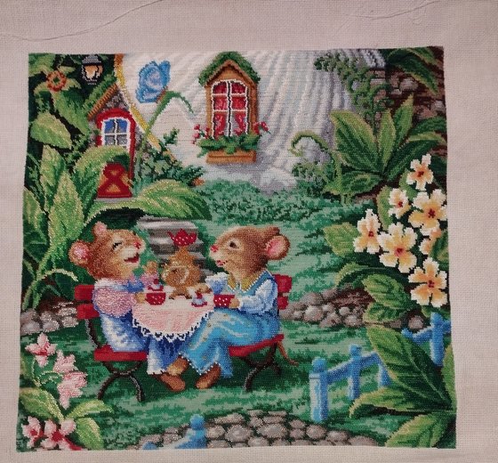 Этап процесса «Мышки в саду расслабляется бисер.»