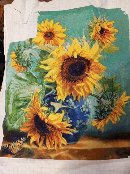 Этап процесса «Подсолнухи в голубой вазе»