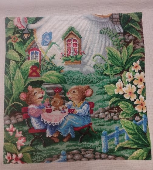 Этап процесса «Мышки в саду расслабляется бисер.»