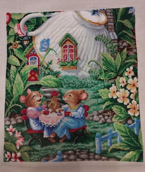 Этап процесса «Мышки в саду расслабляется бисер.»