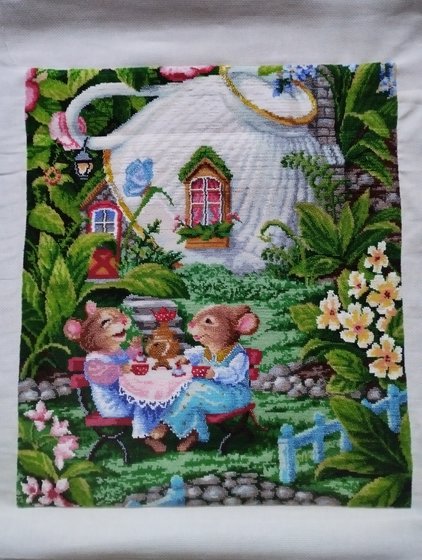 Этап процесса «Мышки в саду расслабляется бисер.»