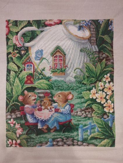 Этап процесса «Мышки в саду расслабляется бисер.»